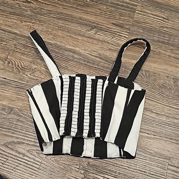 Show me your mumu cadence crop top - Picture 6 of 8